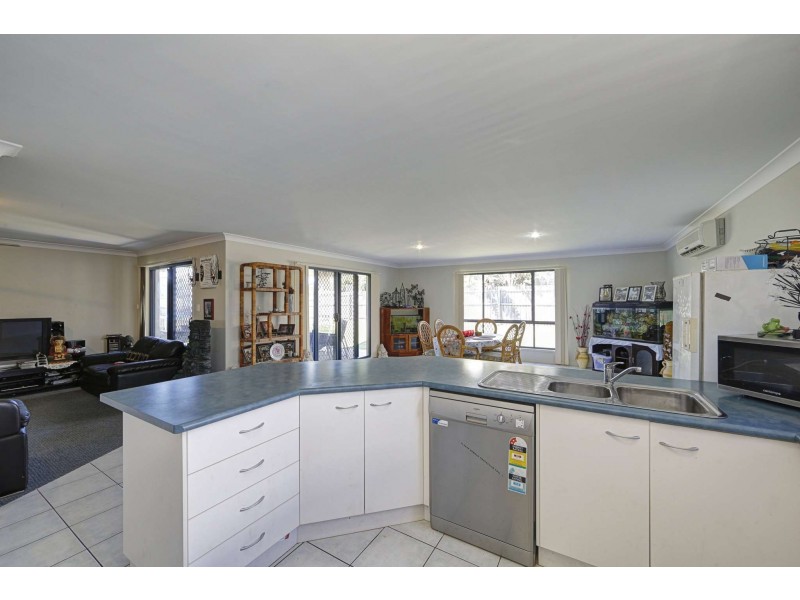 41 Bisdee Street, Coral Cove QLD 4670