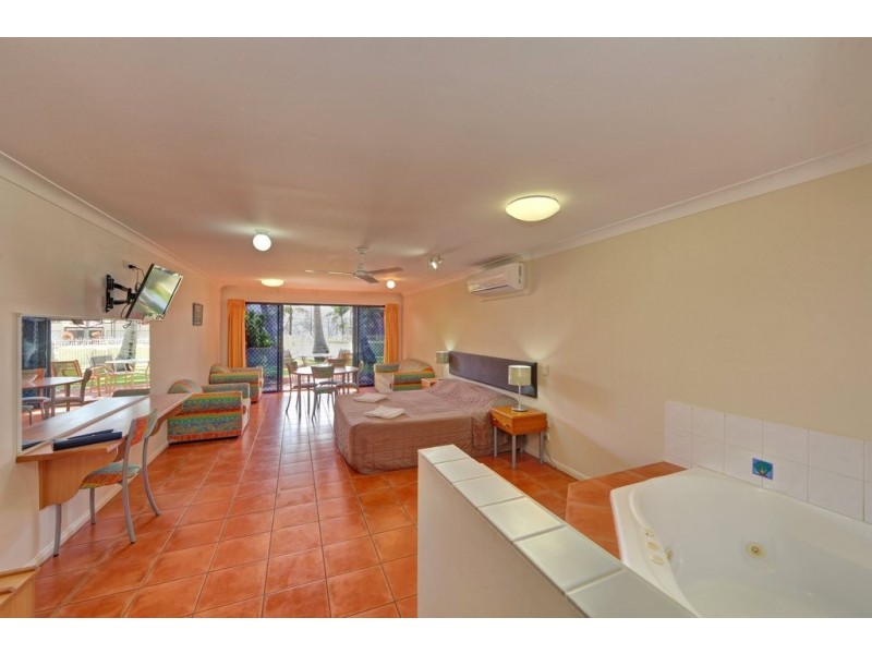 Villa 18 Pebble Beach Drive, Coral Cove QLD 4670