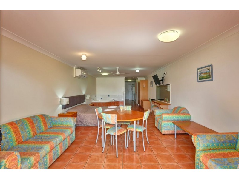 Villa 18 Pebble Beach Drive, Coral Cove QLD 4670