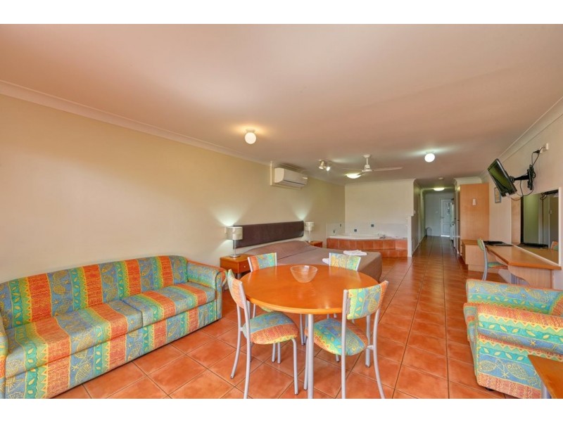 Villa 18 Pebble Beach Drive, Coral Cove QLD 4670
