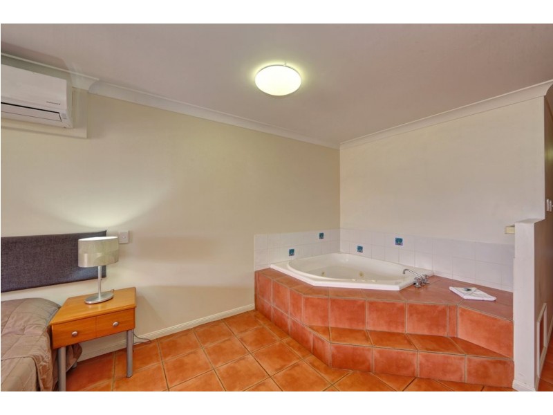Villa 18 Pebble Beach Drive, Coral Cove QLD 4670