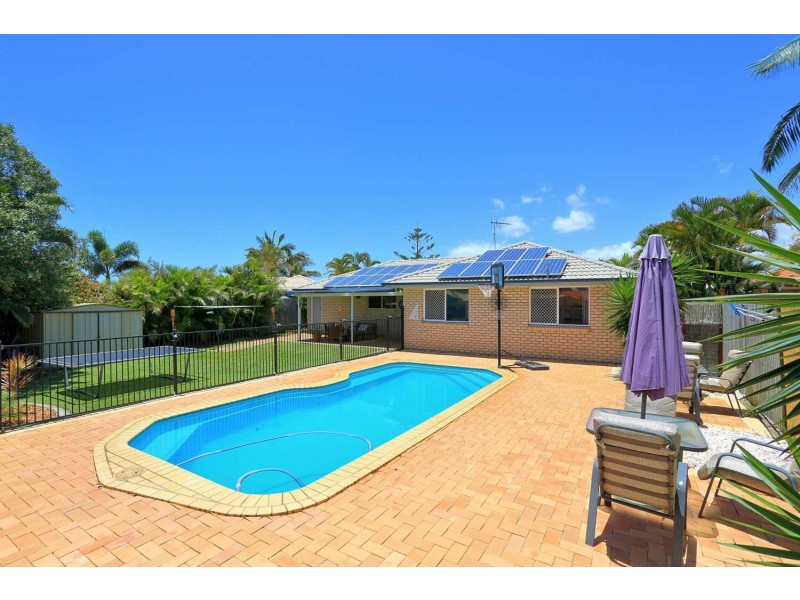 10 Majestic Place, Coral Cove QLD 4670