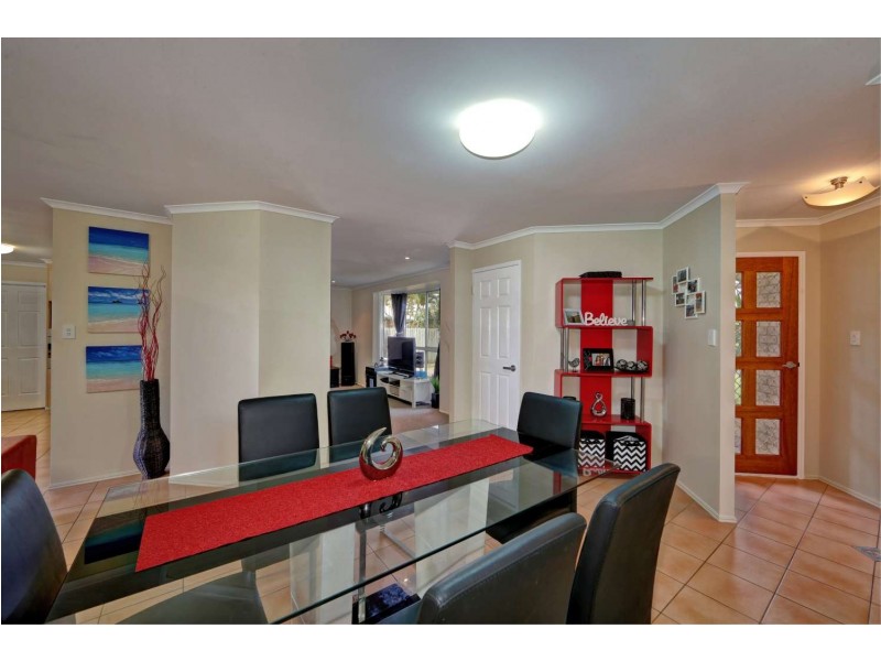 10 Majestic Place, Coral Cove QLD 4670