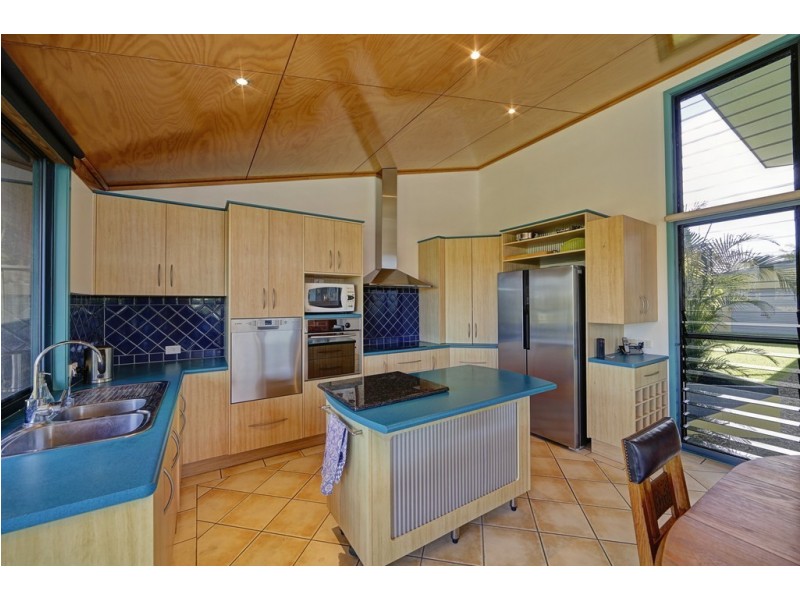 10 Lakeside Close, Bargara QLD 4670