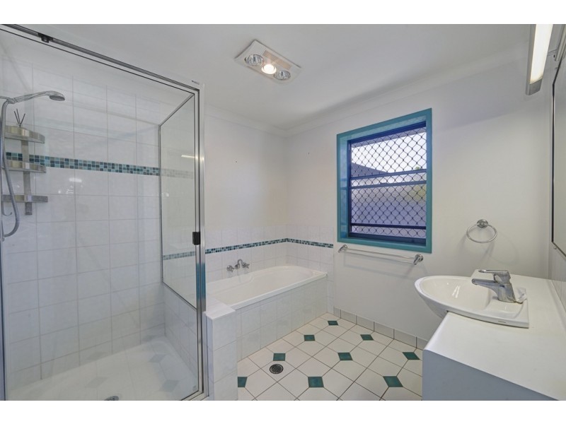 10 Lakeside Close, Bargara QLD 4670