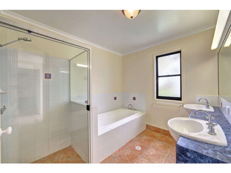 Villa 14, Chantelle Circuit, Coral Cove QLD 4670