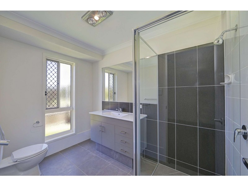 20 Banner Court, Branyan QLD 4670