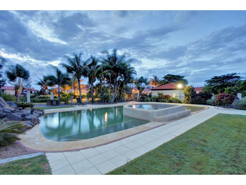 13 Chantelle Circuit, Coral Cove QLD 4670