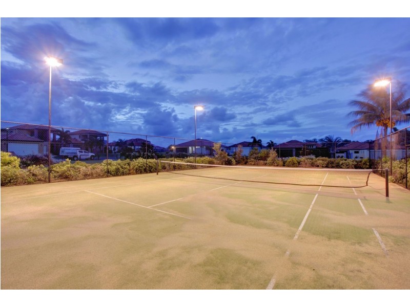 13 Chantelle Circuit, Coral Cove QLD 4670