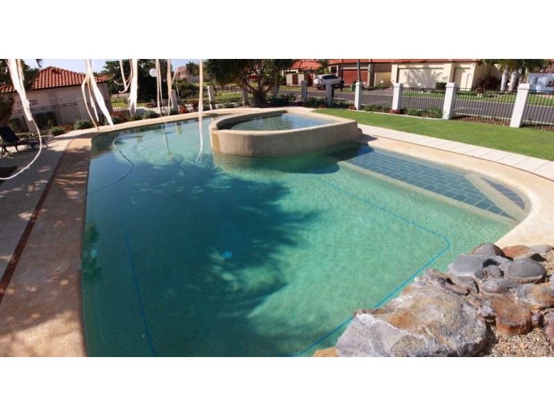 13 Chantelle Circuit, Coral Cove QLD 4670