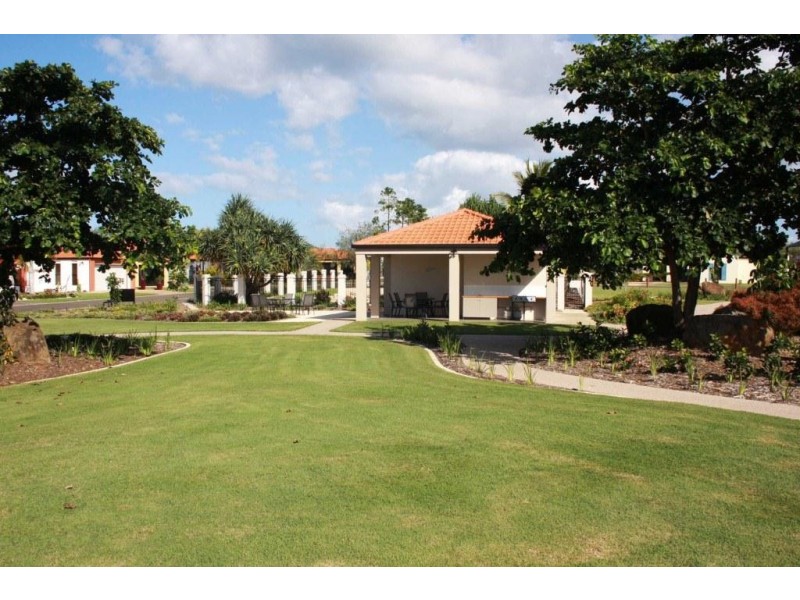 13 Chantelle Circuit, Coral Cove QLD 4670