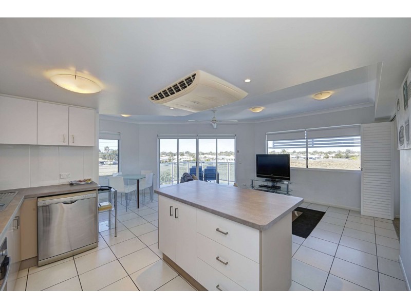 8/52 Johnson Street, Bargara QLD 4670