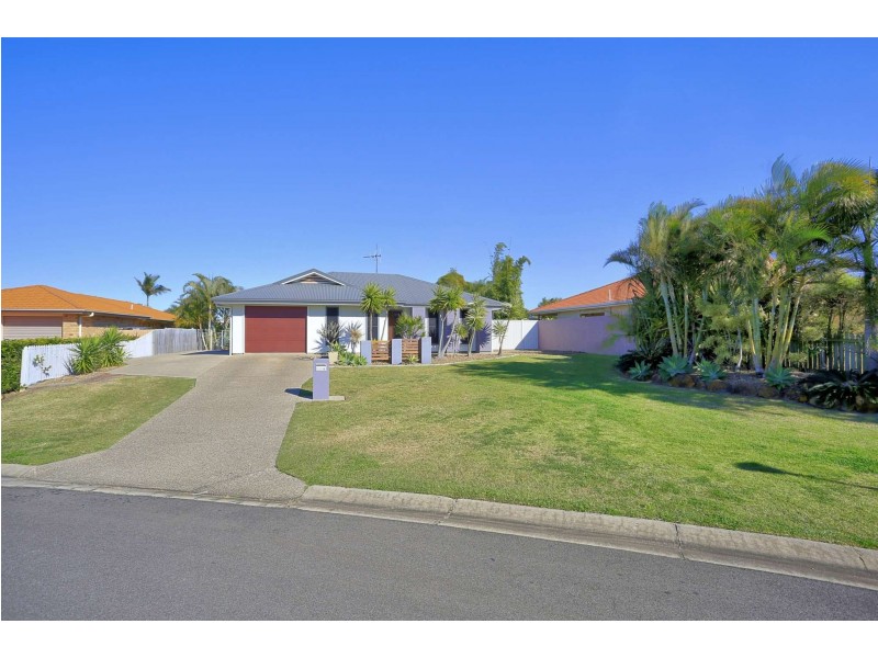 8 Bay Court, Bargara QLD 4670