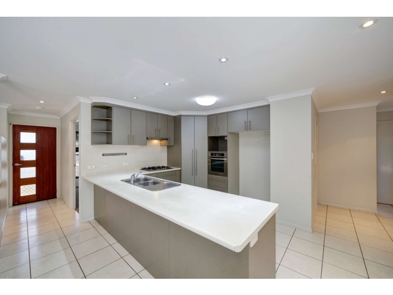8 Bay Court, Bargara QLD 4670