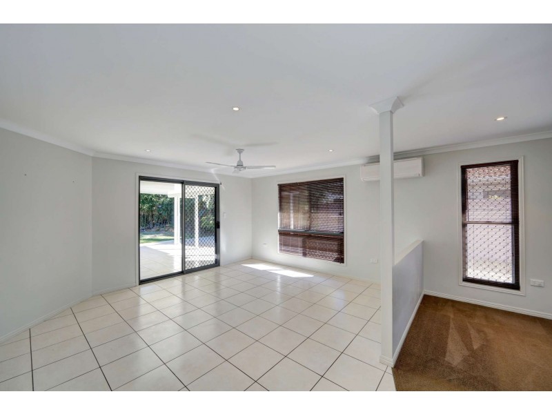 8 Bay Court, Bargara QLD 4670