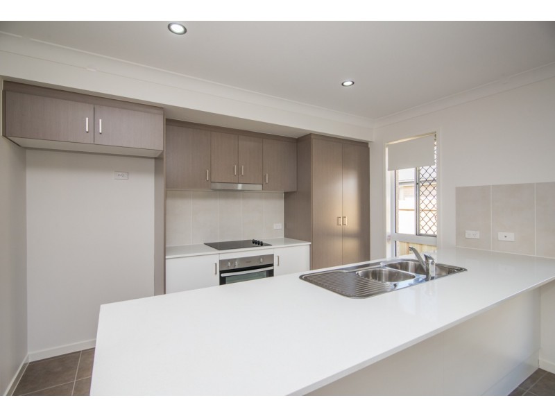24 Banner Court, Branyan QLD 4670