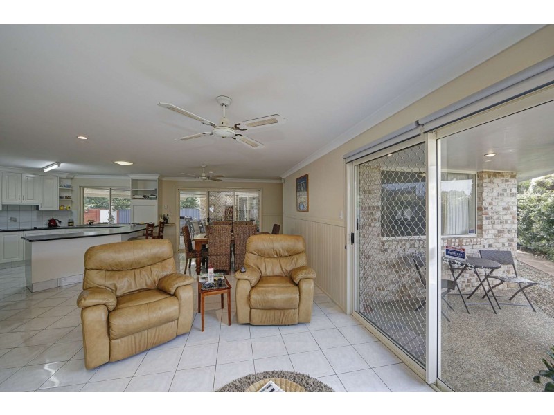 44 Grimwood Street, Bargara QLD 4670