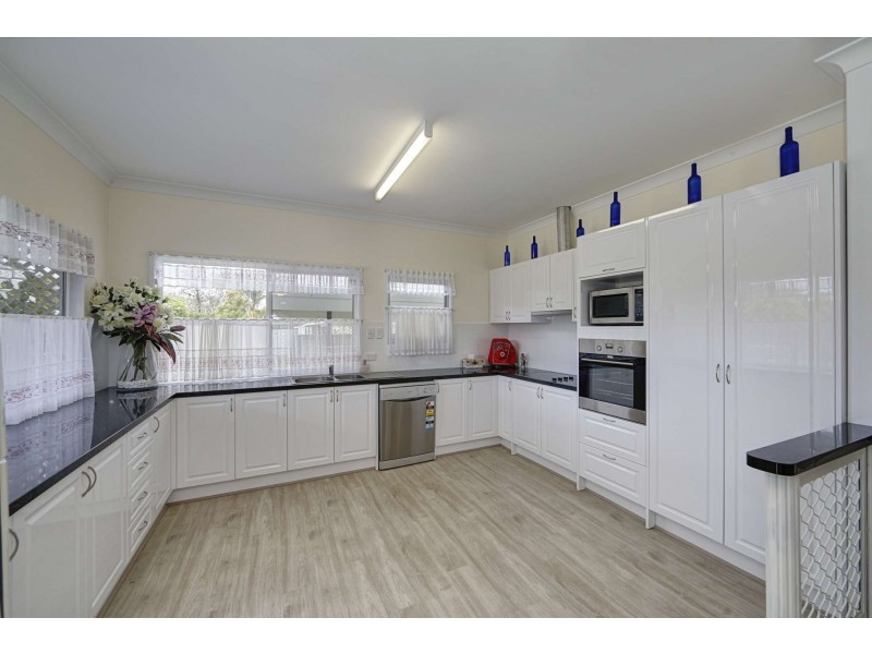 29 Bathurst Street, Elliott Heads QLD 4670