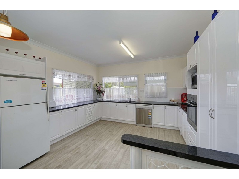 29 Bathurst Street, Elliott Heads QLD 4670