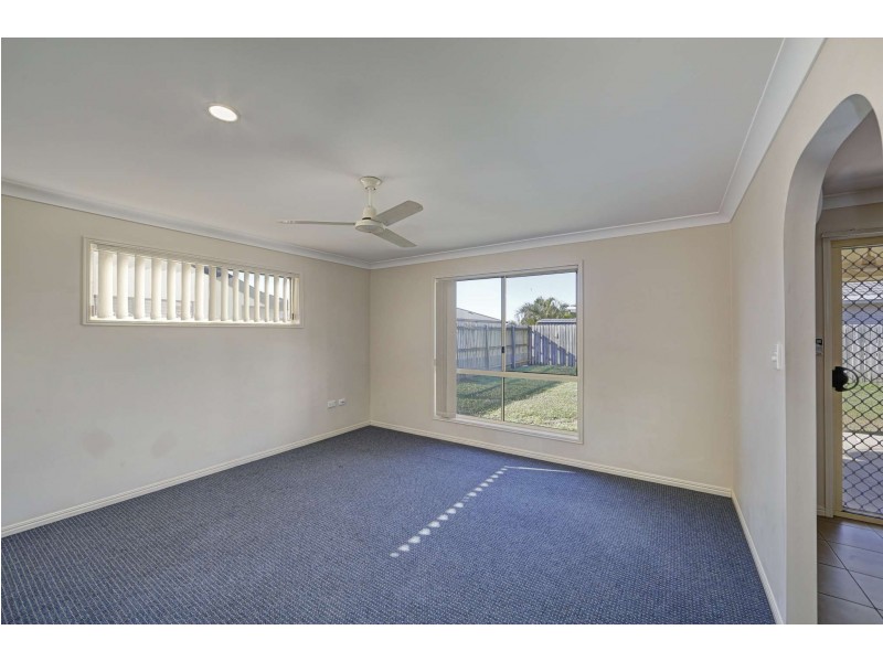 9 Sams Place, Coral Cove QLD 4670