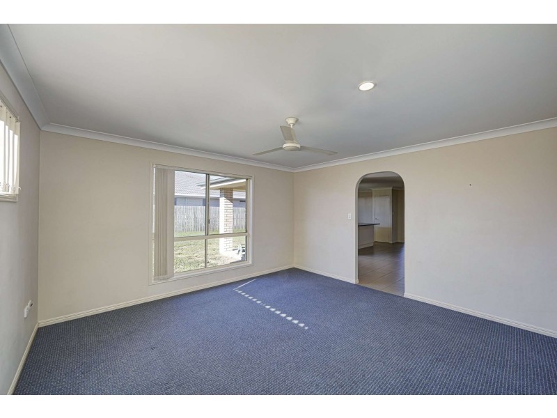 9 Sams Place, Coral Cove QLD 4670