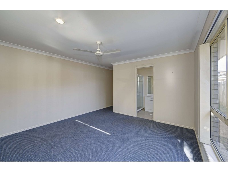 9 Sams Place, Coral Cove QLD 4670