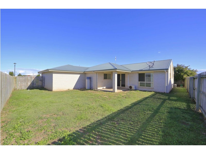 9 Sams Place, Coral Cove QLD 4670