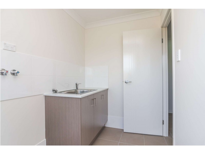 12 Kirkwood Street, Branyan QLD 4670