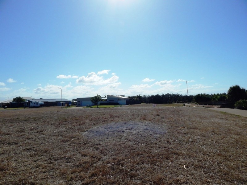 19 Bisdee Street, Coral Cove QLD 4670