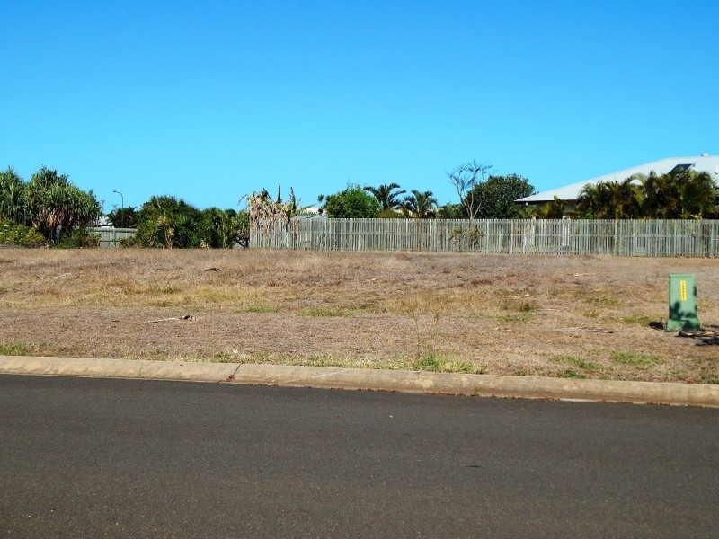 19 Bisdee Street, Coral Cove QLD 4670