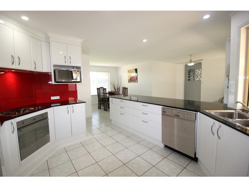209 Barolin Esplanade, Coral Cove QLD 4670