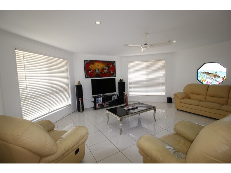 209 Barolin Esplanade, Coral Cove QLD 4670