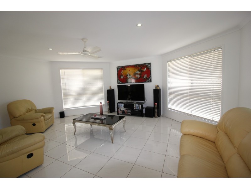 209 Barolin Esplanade, Coral Cove QLD 4670