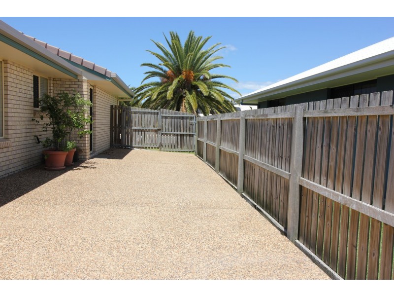 209 Barolin Esplanade, Coral Cove QLD 4670