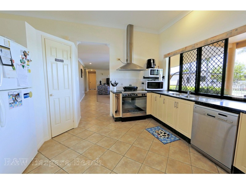 14 Coral Cove Drive, Coral Cove QLD 4670
