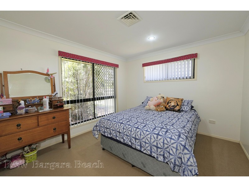 14 Coral Cove Drive, Coral Cove QLD 4670