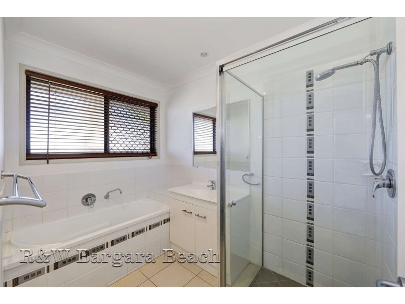 6 Daisy Court, Coral Cove QLD 4670