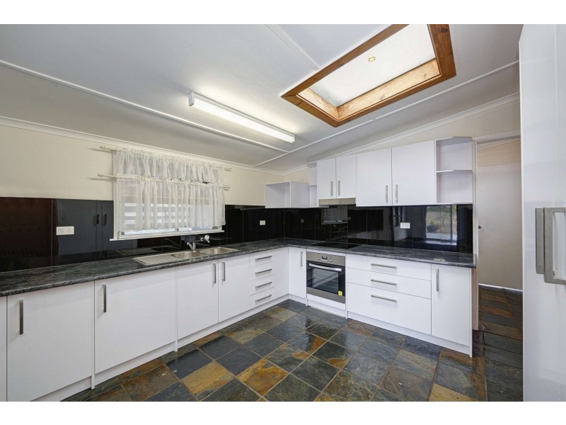 25 Atkinsons Road, Elliott Heads QLD 4670