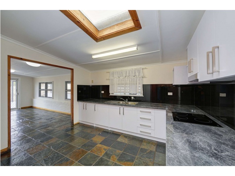 25 Atkinsons Road, Elliott Heads QLD 4670