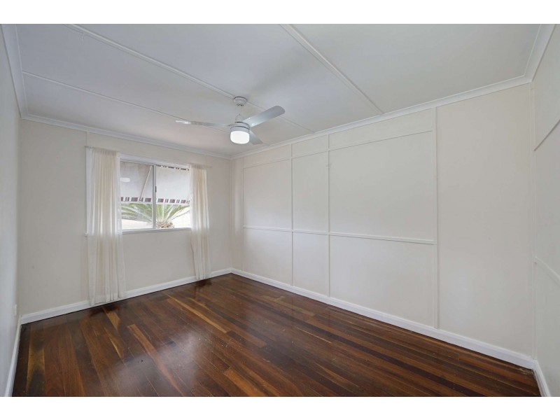 25 Atkinsons Road, Elliott Heads QLD 4670