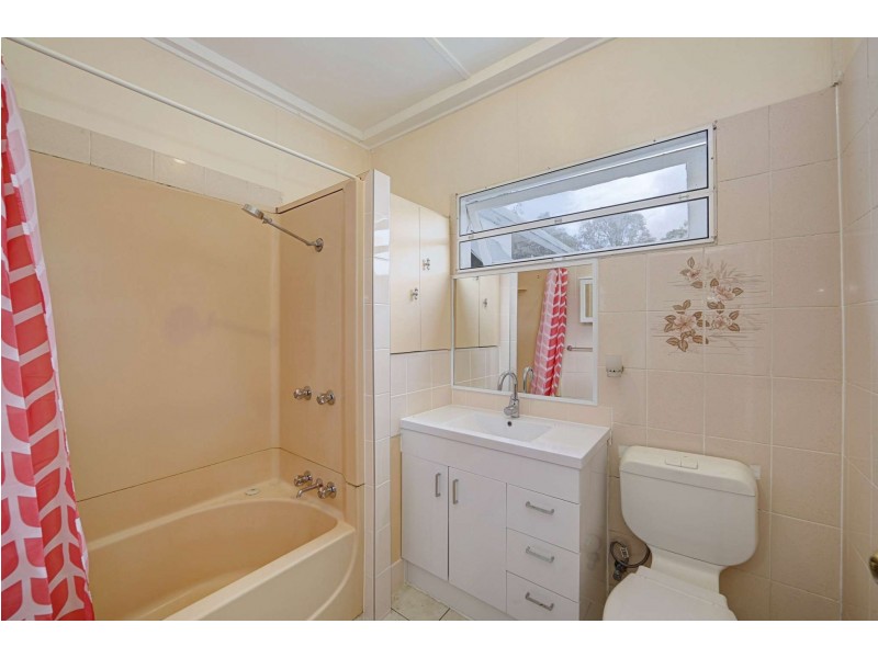 25 Atkinsons Road, Elliott Heads QLD 4670
