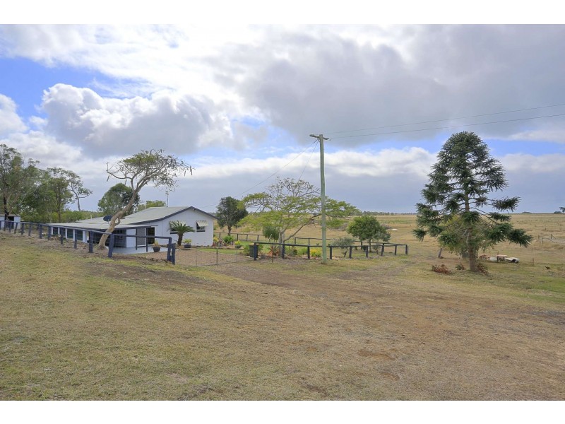 25 Atkinsons Road, Elliott Heads QLD 4670