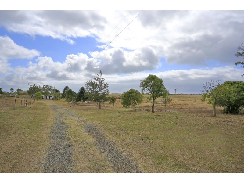 25 Atkinsons Road, Elliott Heads QLD 4670