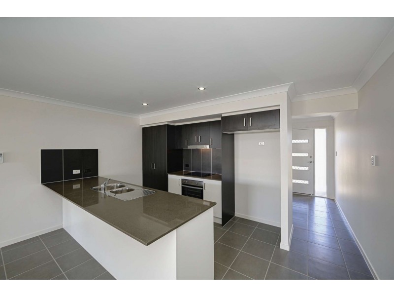 6 Kirkwood Street, Branyan QLD 4670