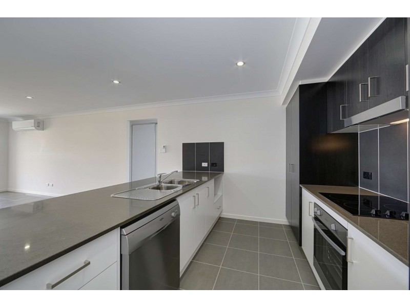 6 Kirkwood Street, Branyan QLD 4670