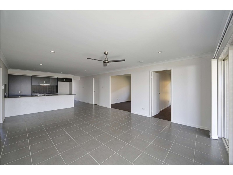 6 Kirkwood Street, Branyan QLD 4670