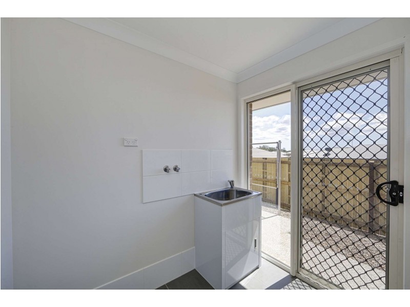 6 Kirkwood Street, Branyan QLD 4670