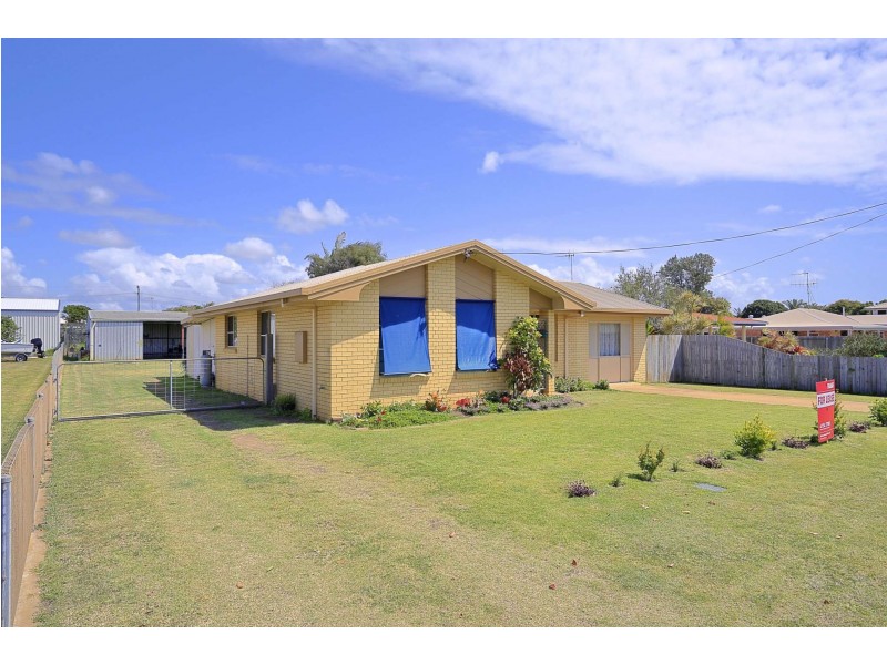 32 Nielson Avenue, Burnett Heads QLD 4670