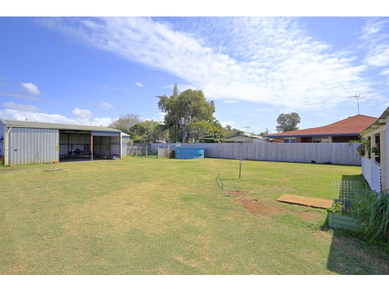 32 Nielson Avenue, Burnett Heads QLD 4670
