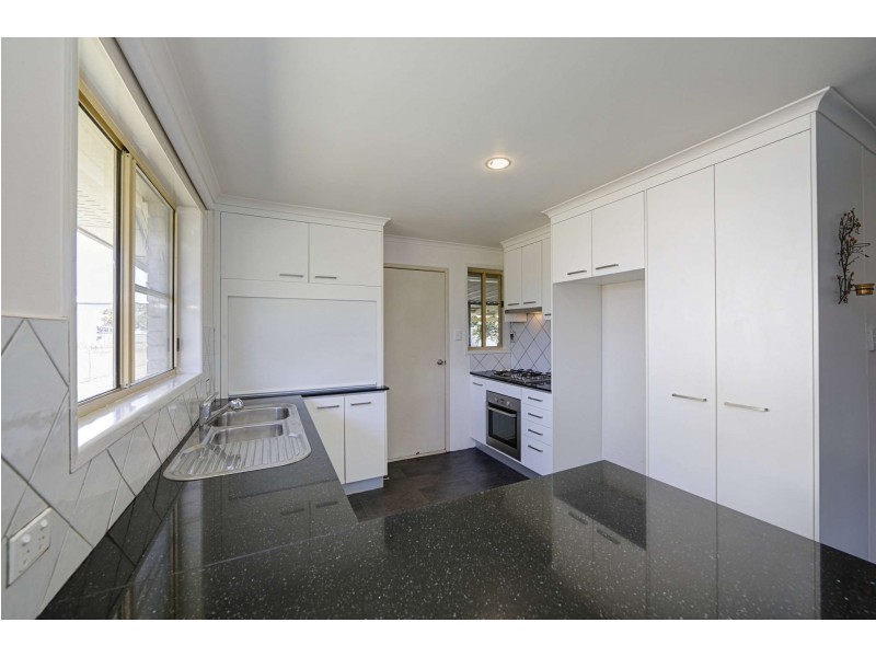 32 Nielson Avenue, Burnett Heads QLD 4670